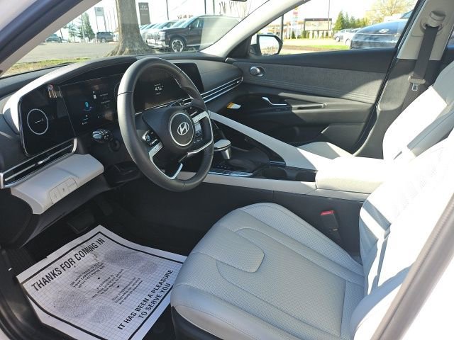 Certified 2025 Hyundai Elantra Limited image 9