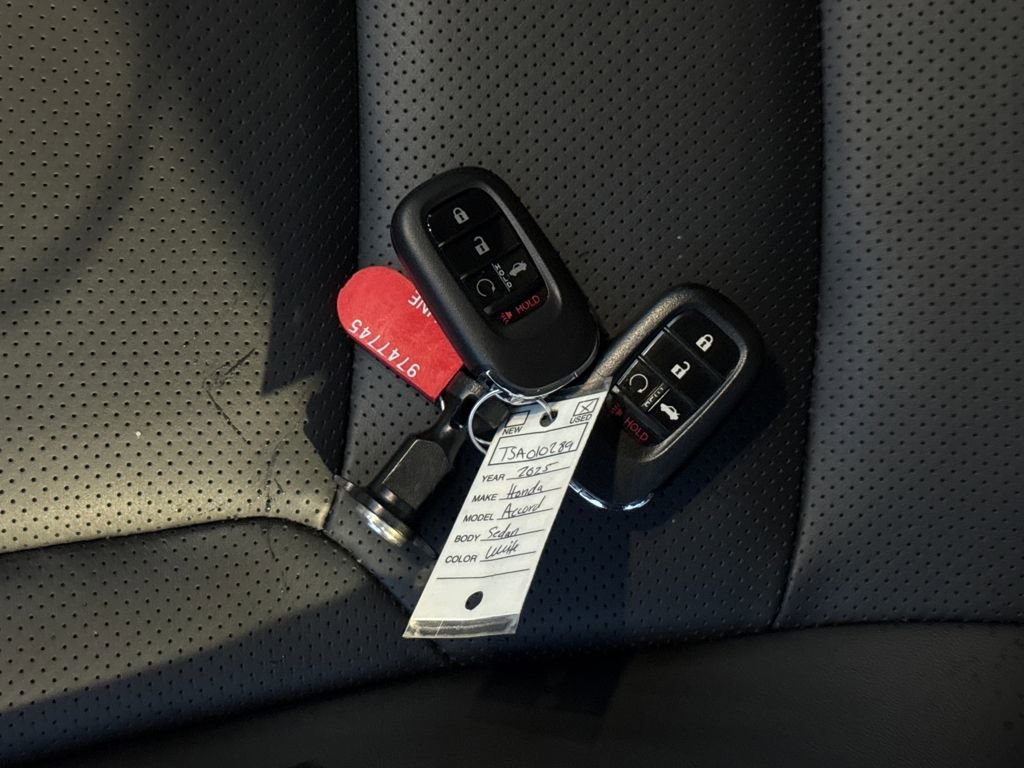 Certified 2025 Honda Accord Touring image 28