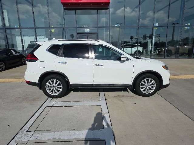 Used 2017 Nissan Rogue SV FWD image 3