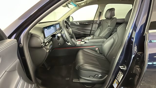 Used 2025 Genesis GV80 2.5T Standard AWD/4WD image 11