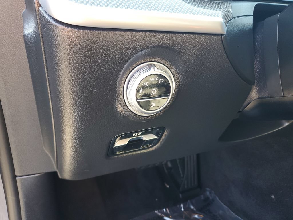 Used 2023 Mercedes-Benz C 300 Sedan image 25