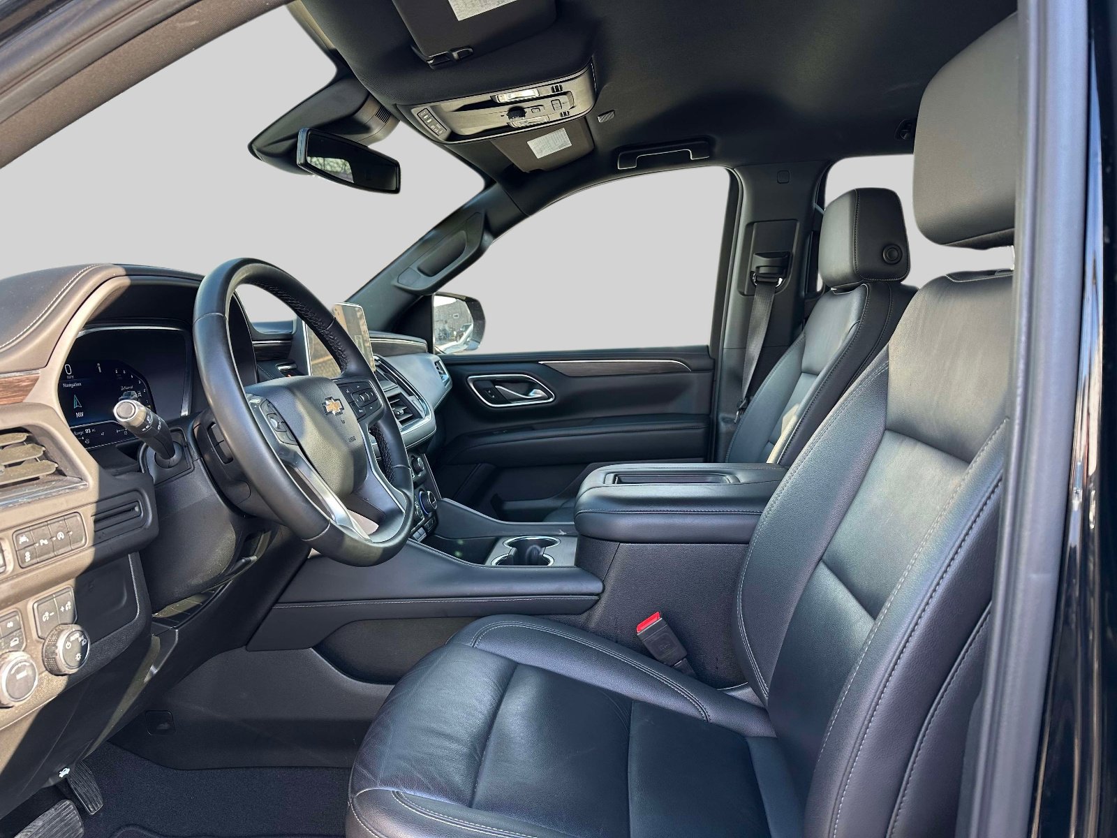 Used 2024 Chevrolet Suburban LT image 15