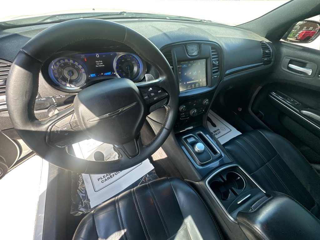 Used 2016 Chrysler 300 S image 32