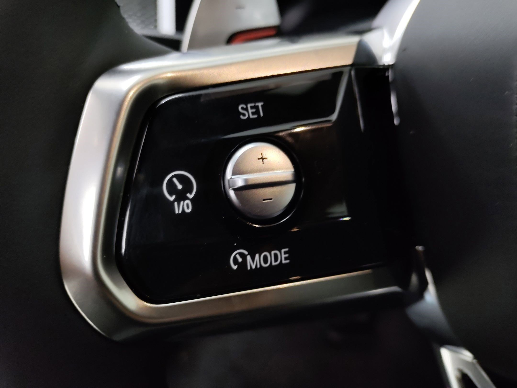 New 2026 BMW 750e xDrive image 14