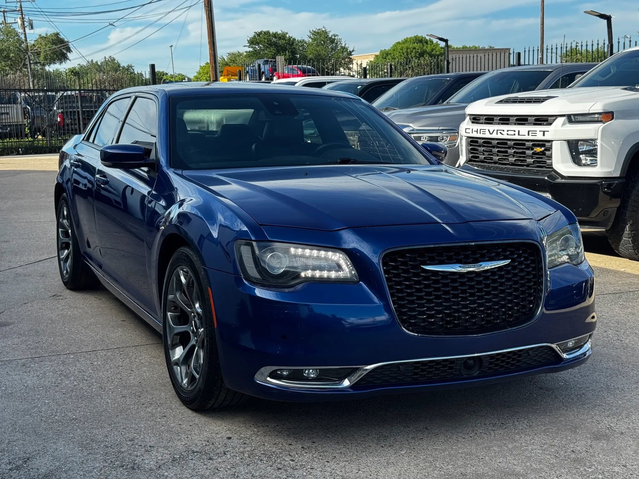 Used 2018 Chrysler 300 S w/ 300S Premium Group RWD image 3