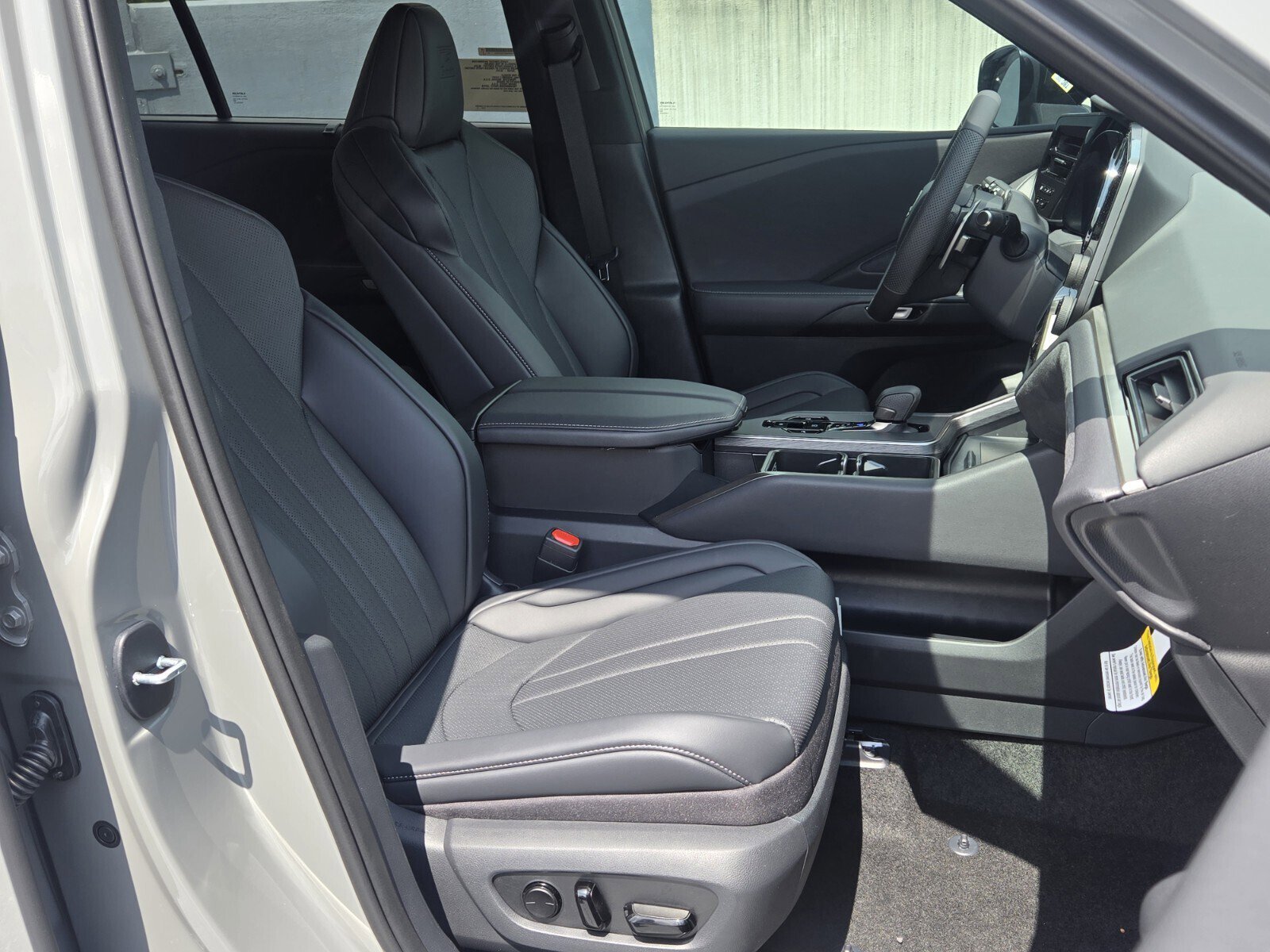 New 2026 Lexus TX 500h AWD image 15