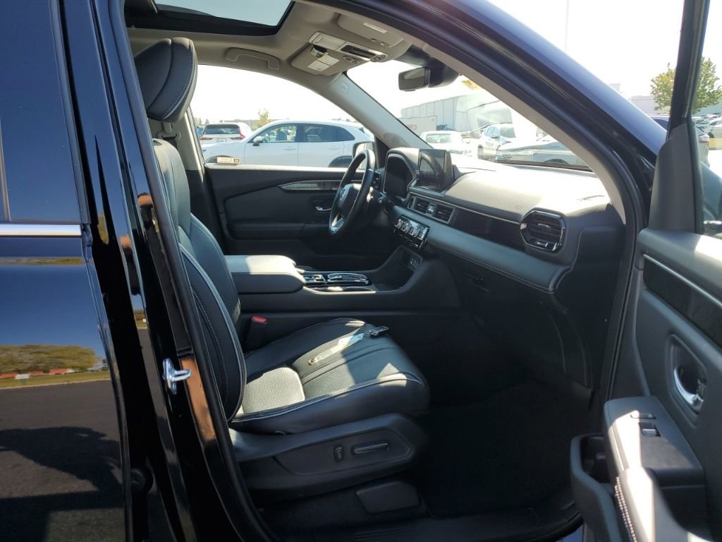Used 2023 Honda Pilot Elite image 44