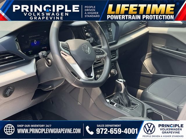Used 2023 Volkswagen Taos SE w/ Panoramic Sunroof Package FWD image 11