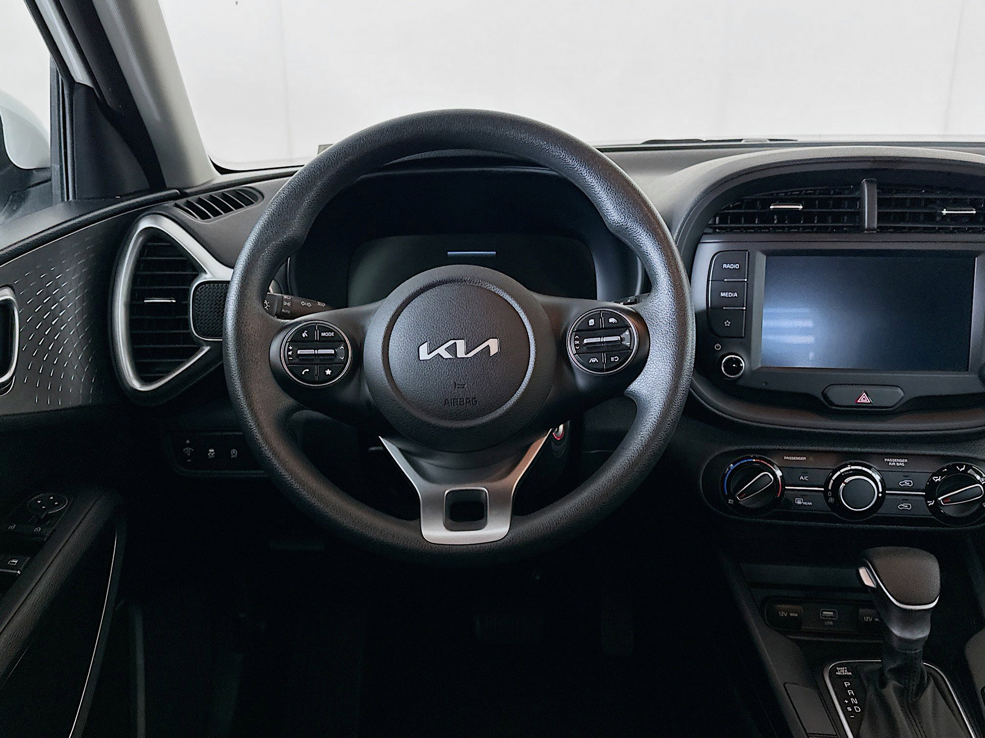 Used 2025 Kia Soul LX w/ LX Technology Package image 18