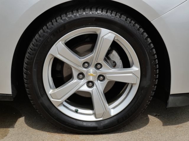 Used 2017 Chevrolet Volt LT w/ Comfort Package FWD image 9