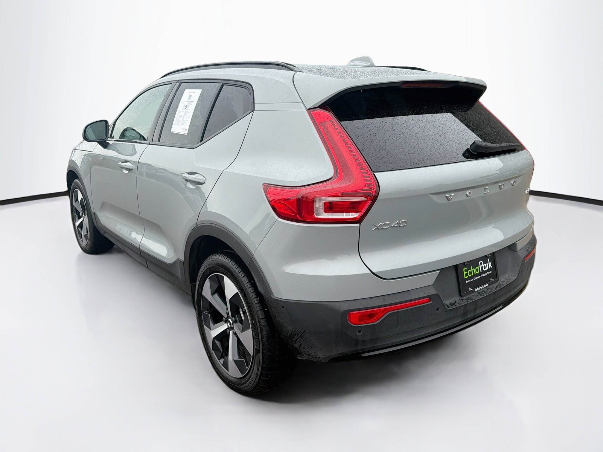 Used 2026 Volvo XC40 B5 Plus AWD/4WD image 5