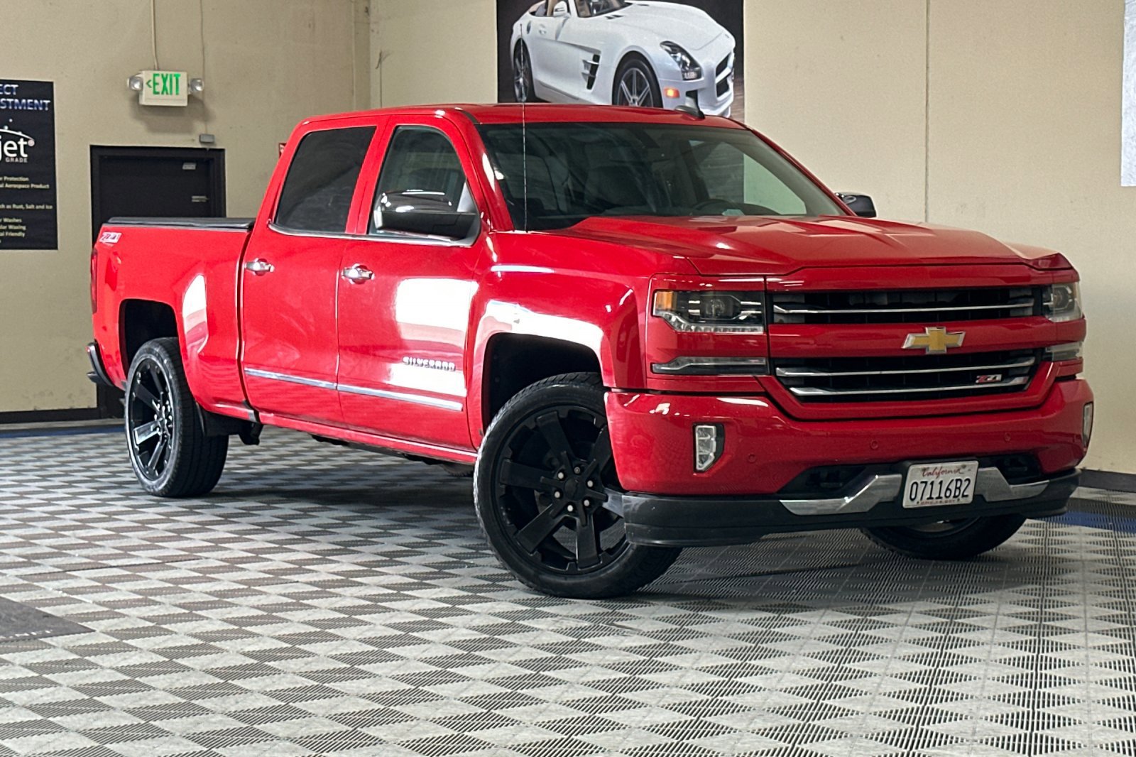 Used 2016 Chevrolet Silverado 1500 LTZ Z71 w/ LTZ Plus Package image 2