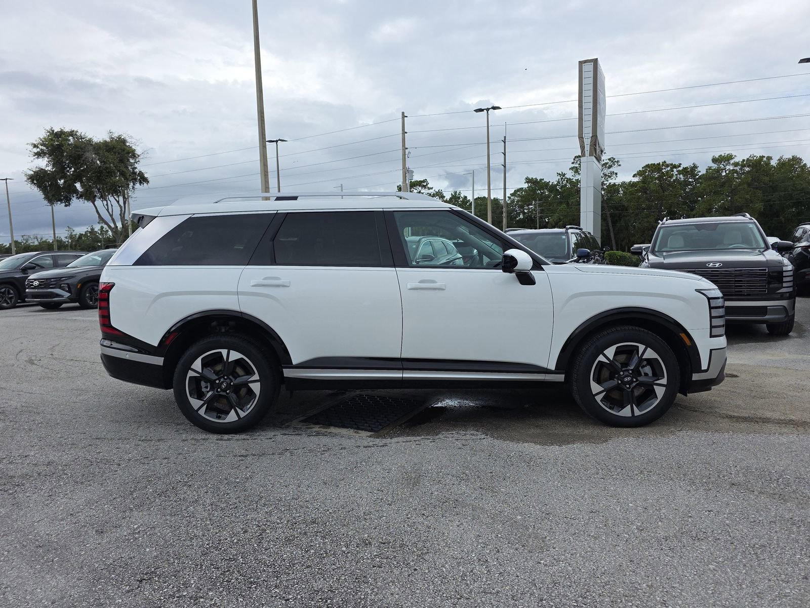 New 2026 Hyundai Palisade Limited image 2
