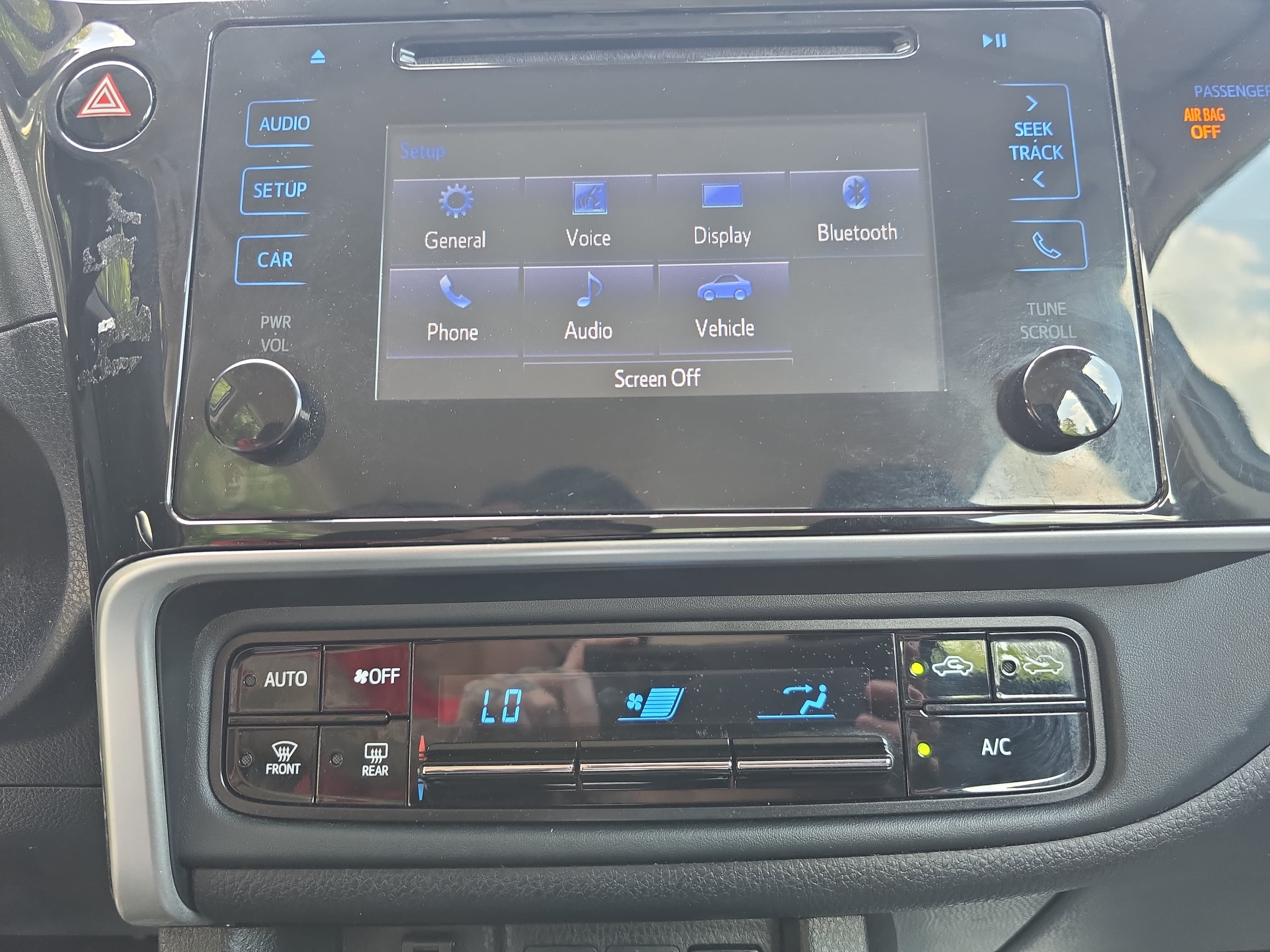 Used 2019 Toyota Corolla LE FWD image 21