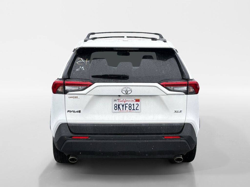 Used 2019 Toyota RAV4 XLE w/ Carpet Mat Package FWD image 4