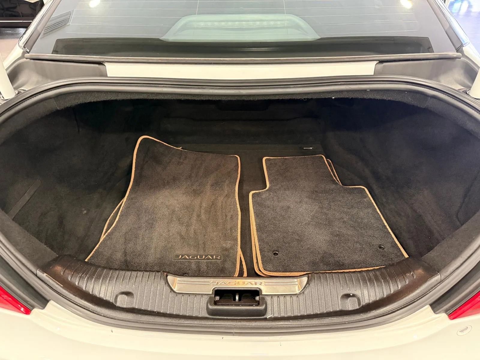 Used 2015 Jaguar XJ L Portfolio image 42