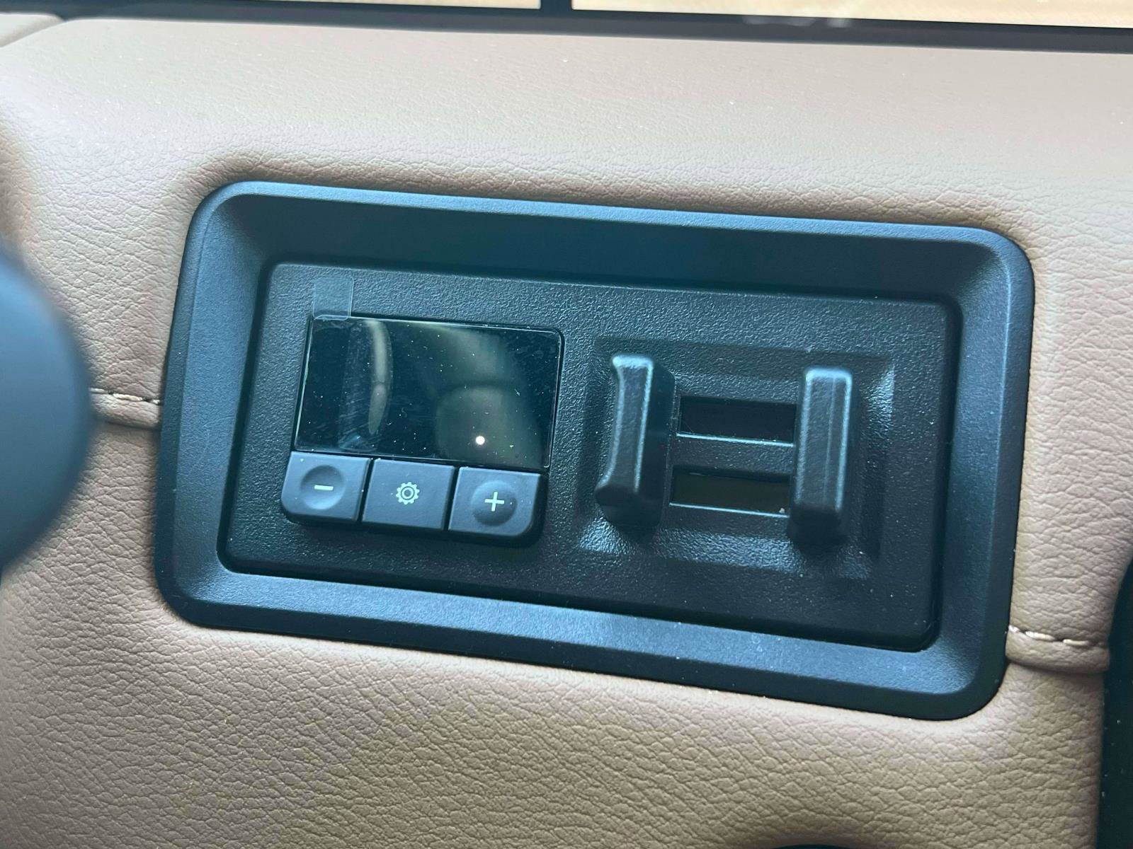 Used 2025 Nissan Armada Platinum Reserve image 15