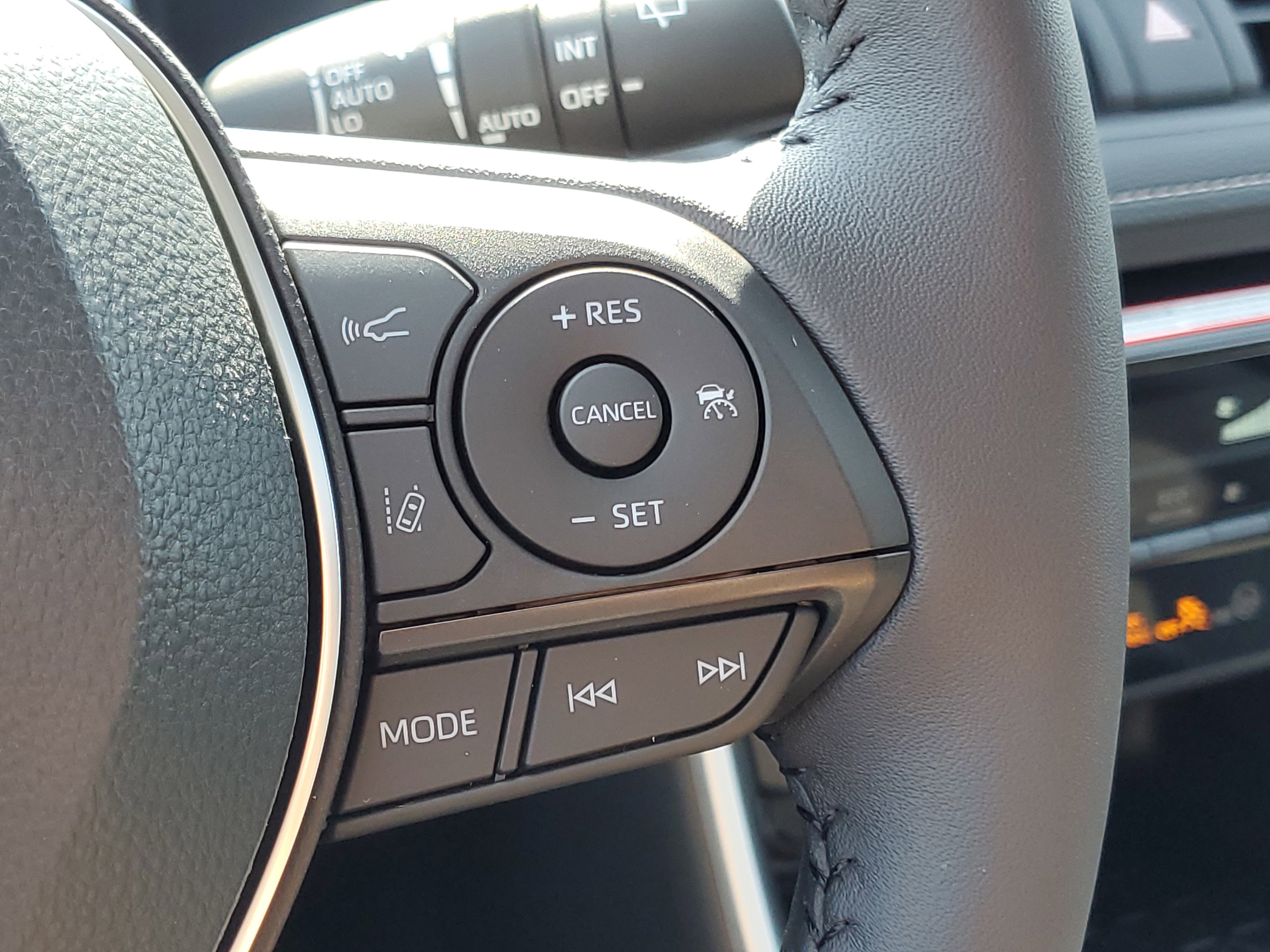 New 2025 Toyota RAV4 XLE image 27