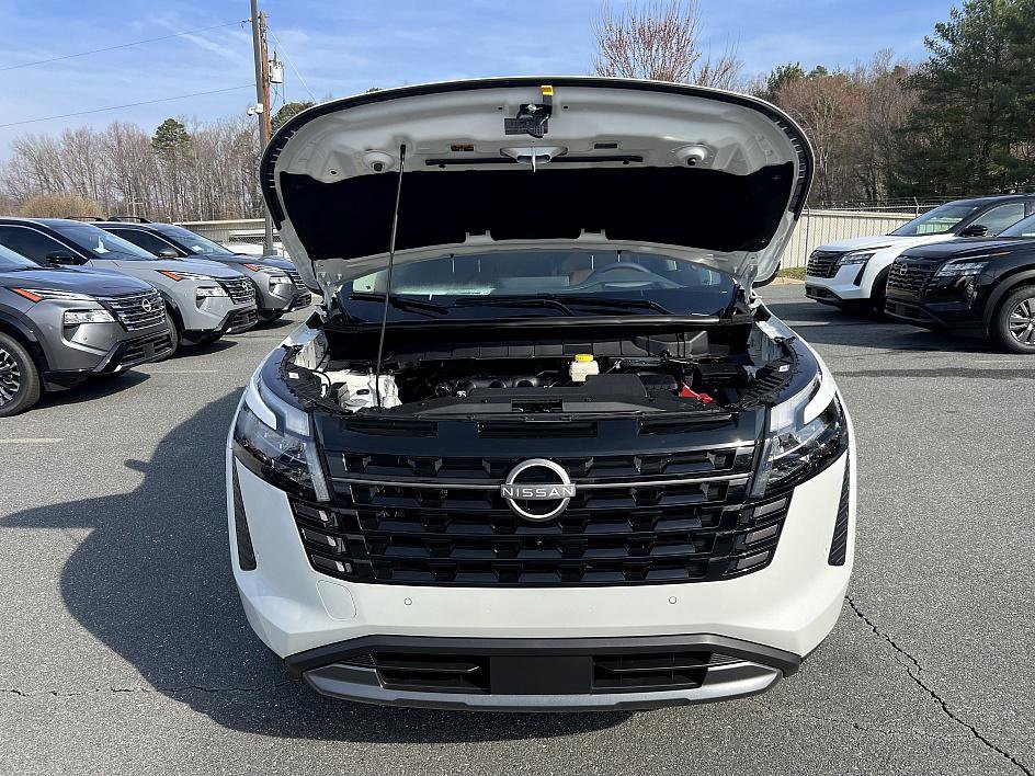 New 2026 Nissan Pathfinder Platinum image 9