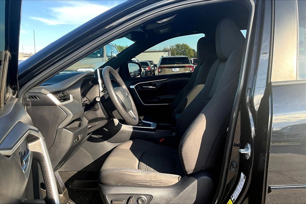 Used 2024 Toyota RAV4 SE AWD/4WD image 27