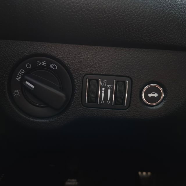 Used 2017 Dodge Challenger SRT Hellcat image 29