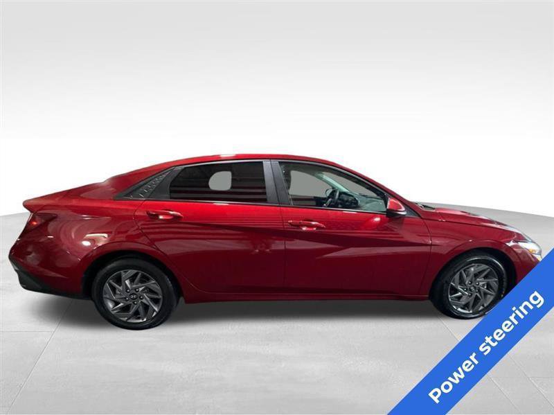 Used 2024 Hyundai Elantra SEL FWD image 4