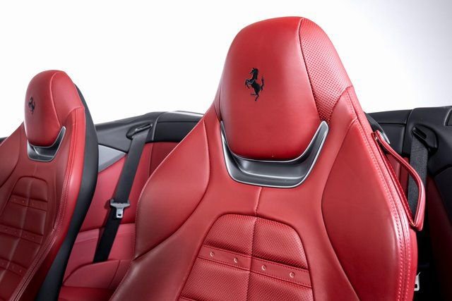 Certified 2020 Ferrari Portofino image 22