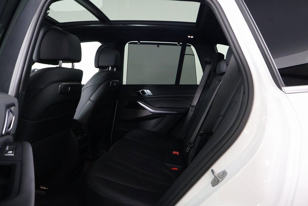 Used 2026 BMW X5 sDrive40i w/ Premium Package image 11