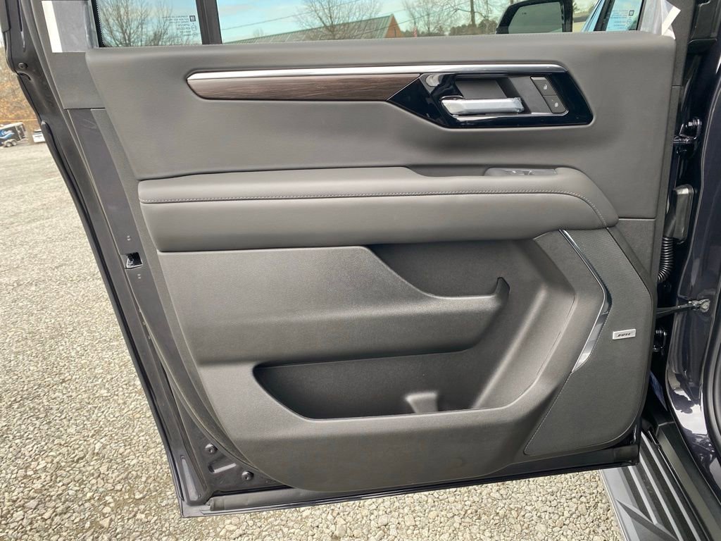 New 2026 Chevrolet Suburban LT w/ Comfort Package image 16