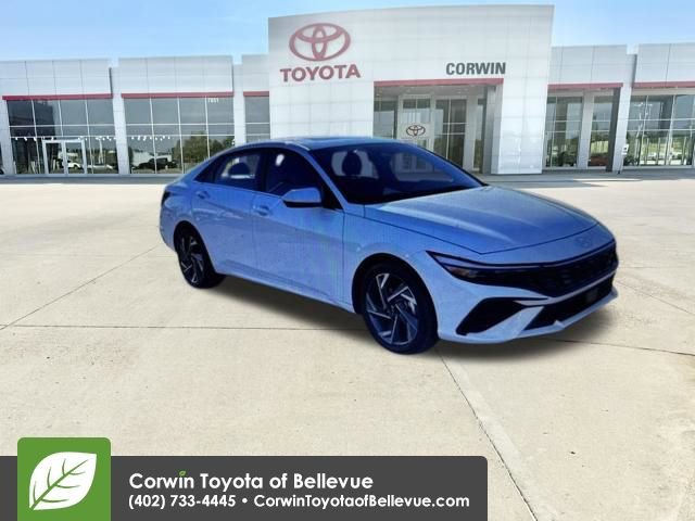 Used 2025 Hyundai Elantra SEL image 15