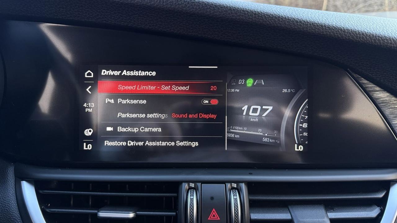 Used 2020 Alfa Romeo Giulia AWD w/ Nero Edizione image 37