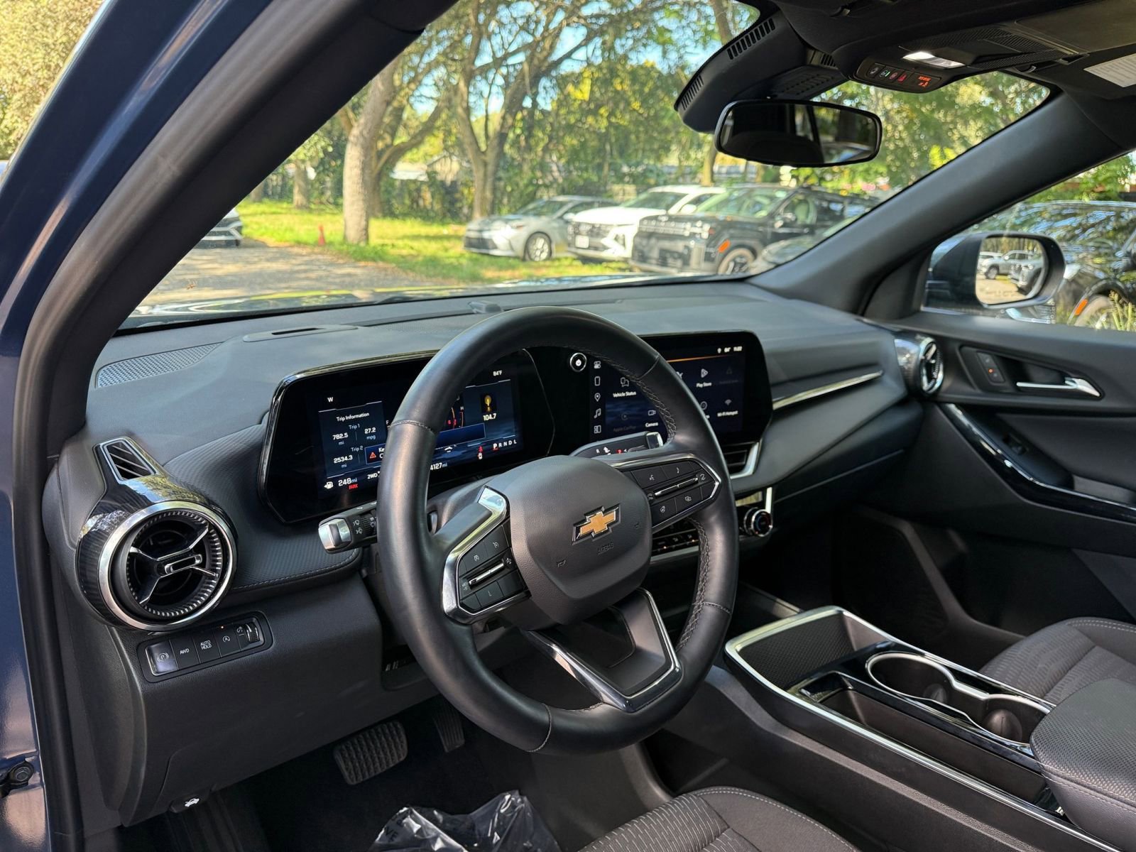 Used 2025 Chevrolet Equinox LT image 28