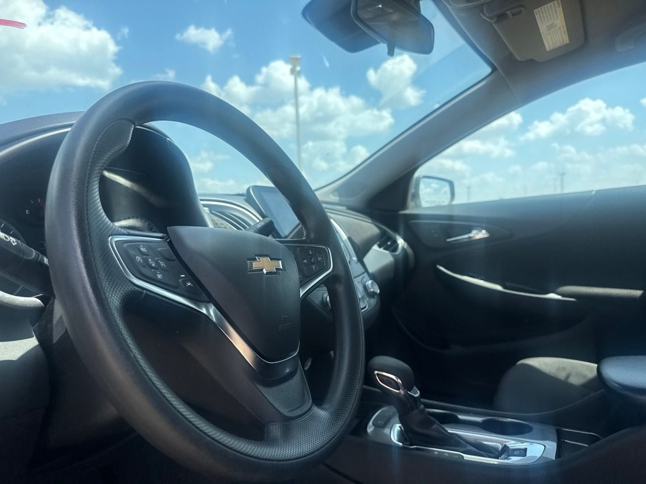 Used 2025 Chevrolet Malibu LS FWD image 36