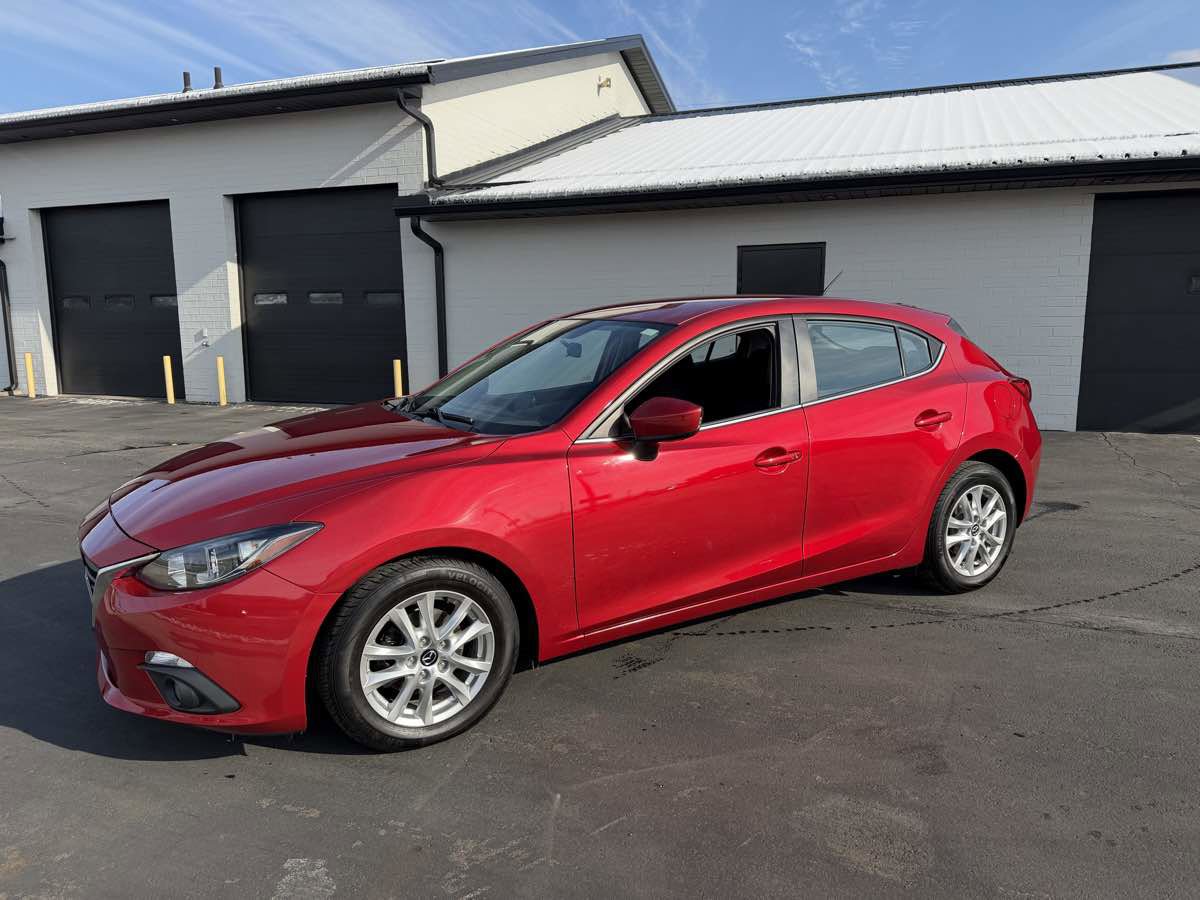 Used 2015 MAZDA MAZDA3 i Touring image 2