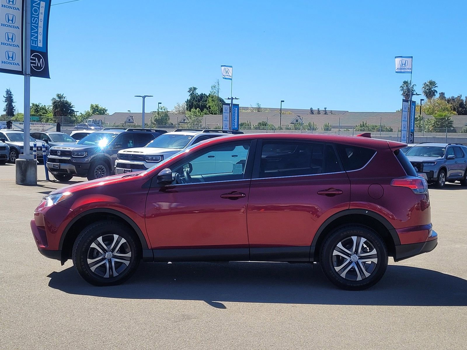 Used 2018 Toyota RAV4 LE w/ All Weather Liner Package AWD/4WD image 7