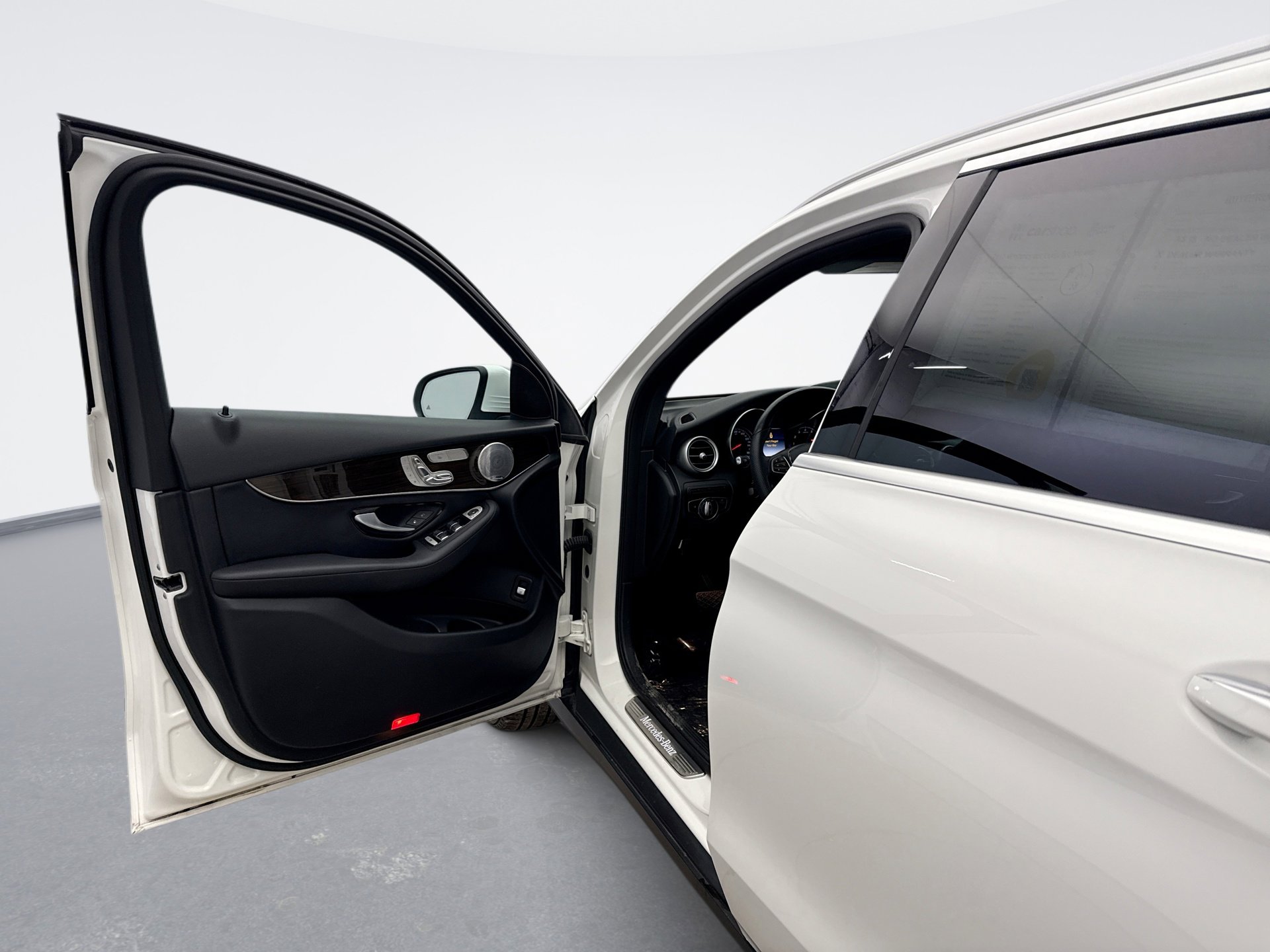 Used 2017 Mercedes-Benz GLC 300 GLC 300 4WD image 9