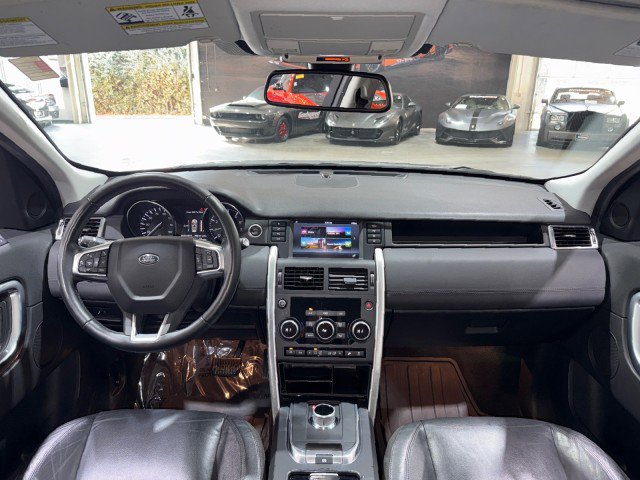Used 2016 Land Rover Discovery Sport SE image 8