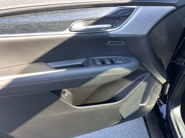 Certified 2024 Cadillac XT5 Premium Luxury w/ LPO, Floor Liner Package AWD/4WD image 15