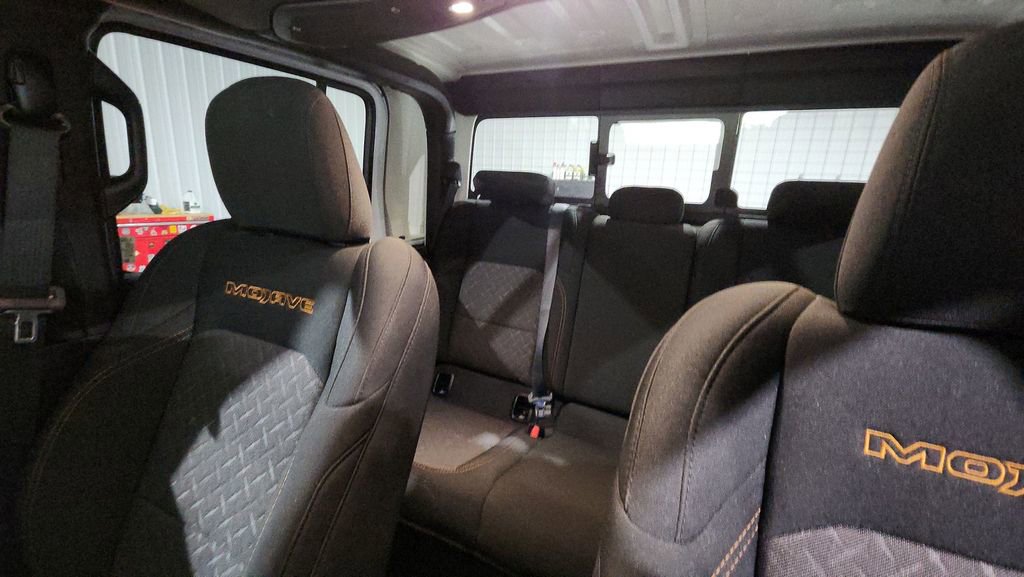 Used 2025 Jeep Gladiator Mojave image 12