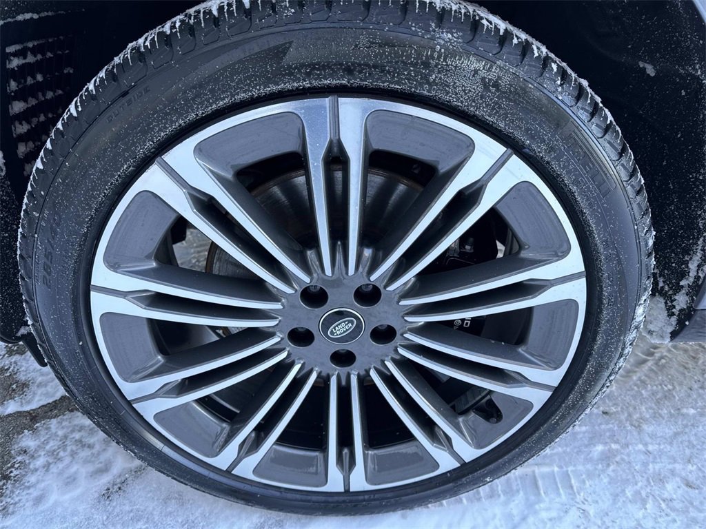 Used 2024 Land Rover Range Rover SE image 9