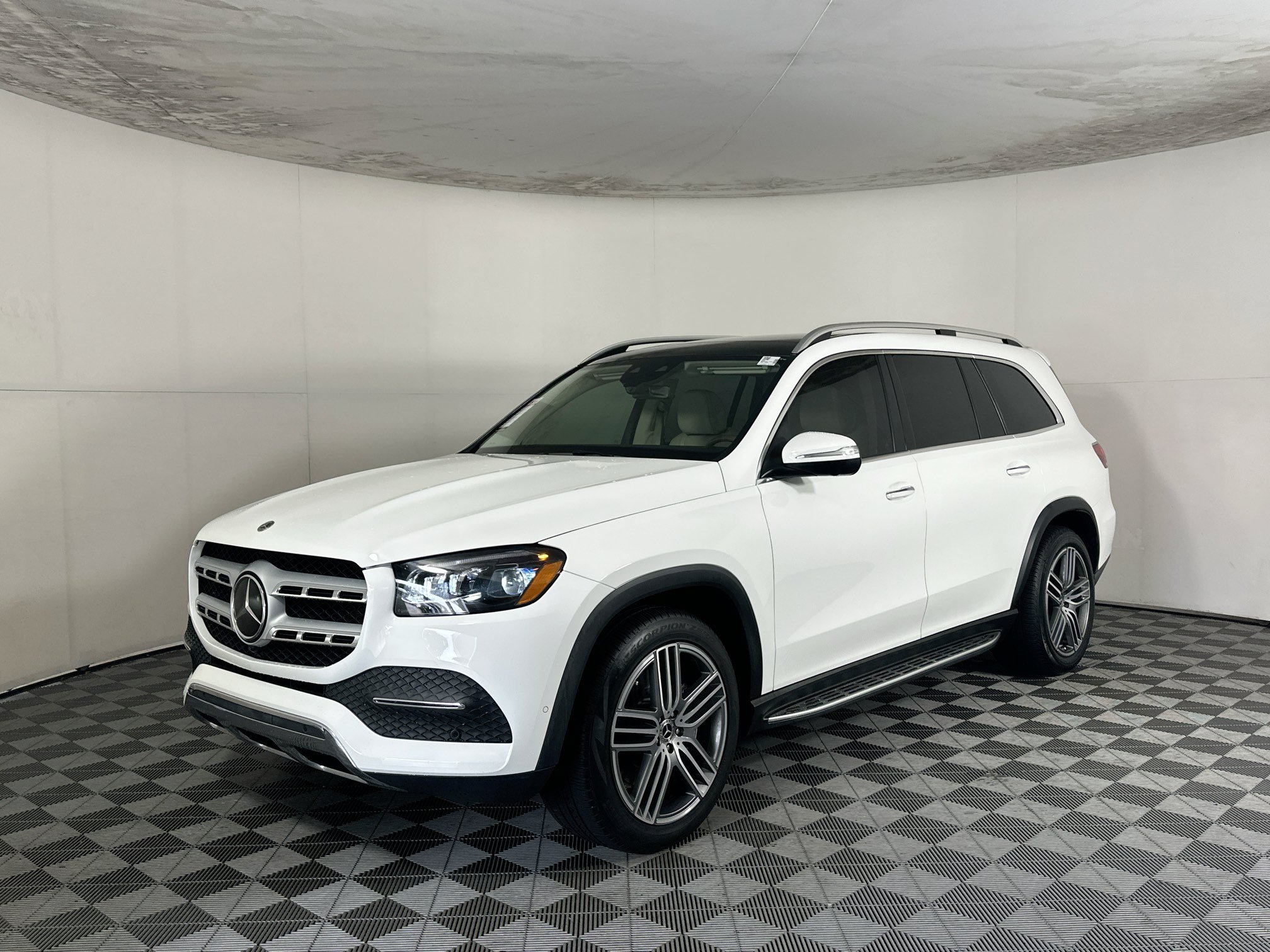 Used 2022 Mercedes-Benz GLS 450 4MATIC image 7
