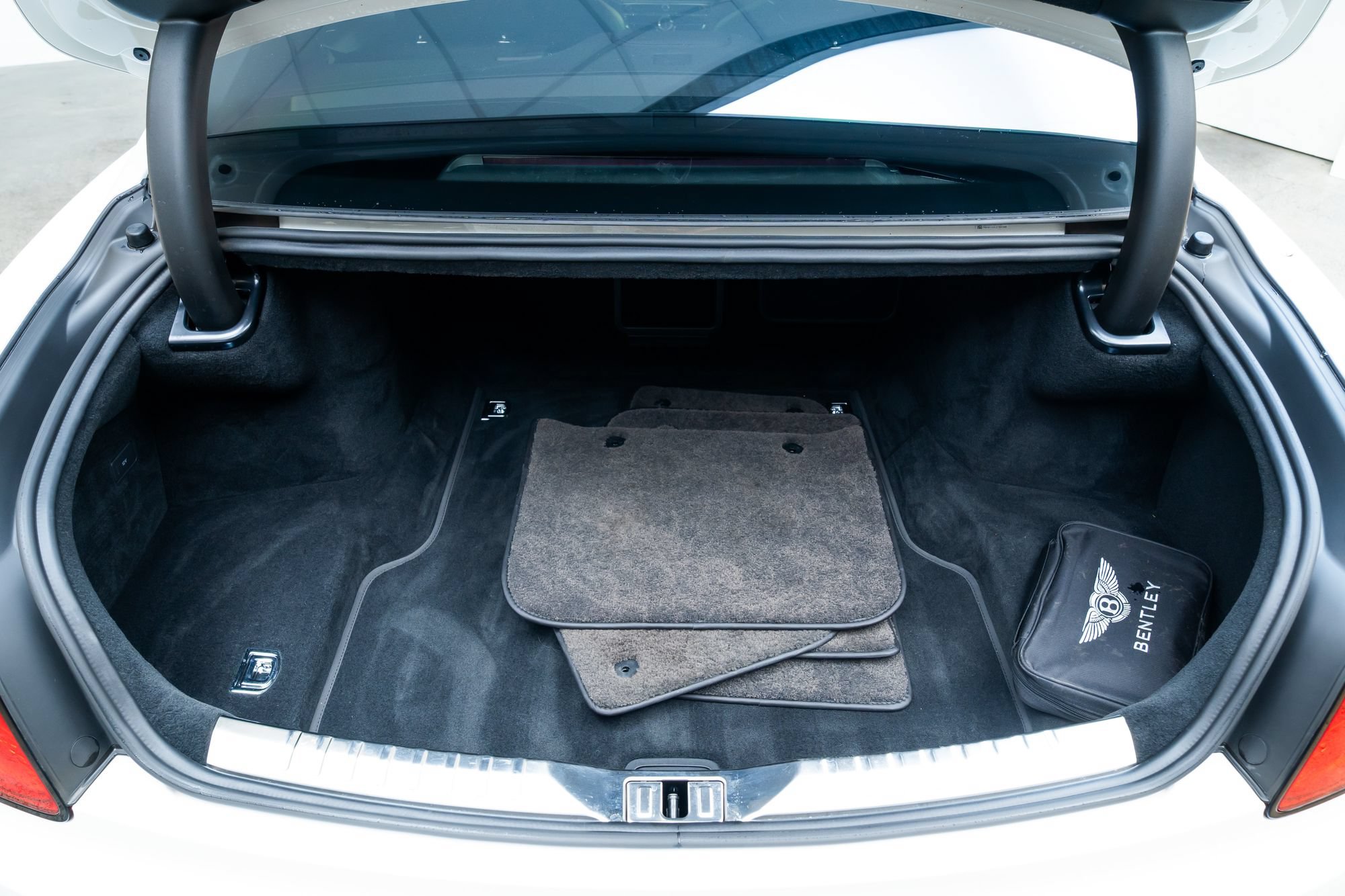 Used 2021 Bentley Flying Spur V8 AWD/4WD image 7