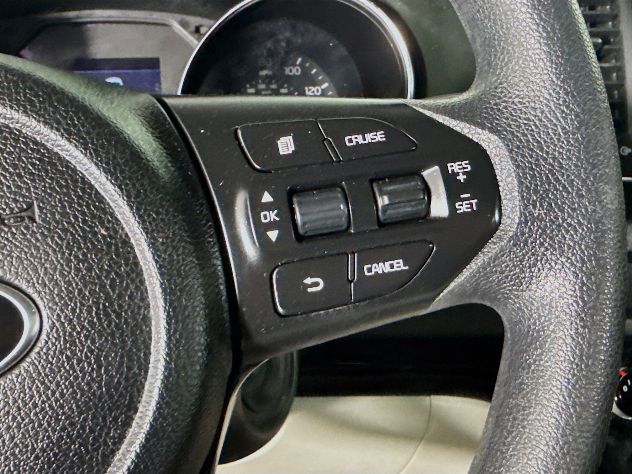 Used 2021 Kia Sedona LX image 15