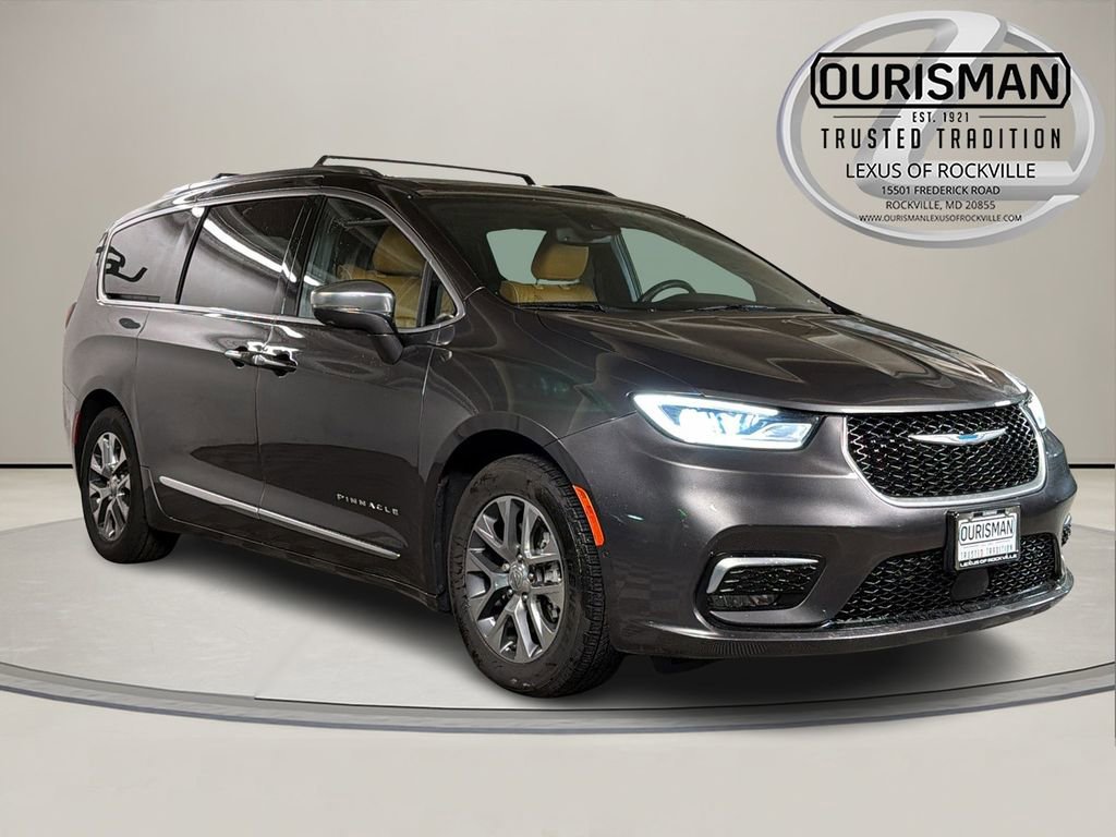 Used 2021 Chrysler Pacifica Pinnacle FWD image 1