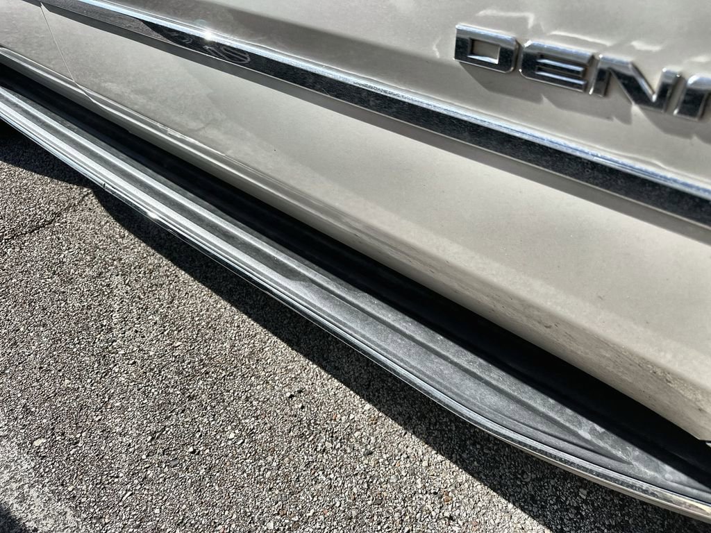 Used 2015 GMC Yukon XL Denali w/ Touring Package RWD image 6