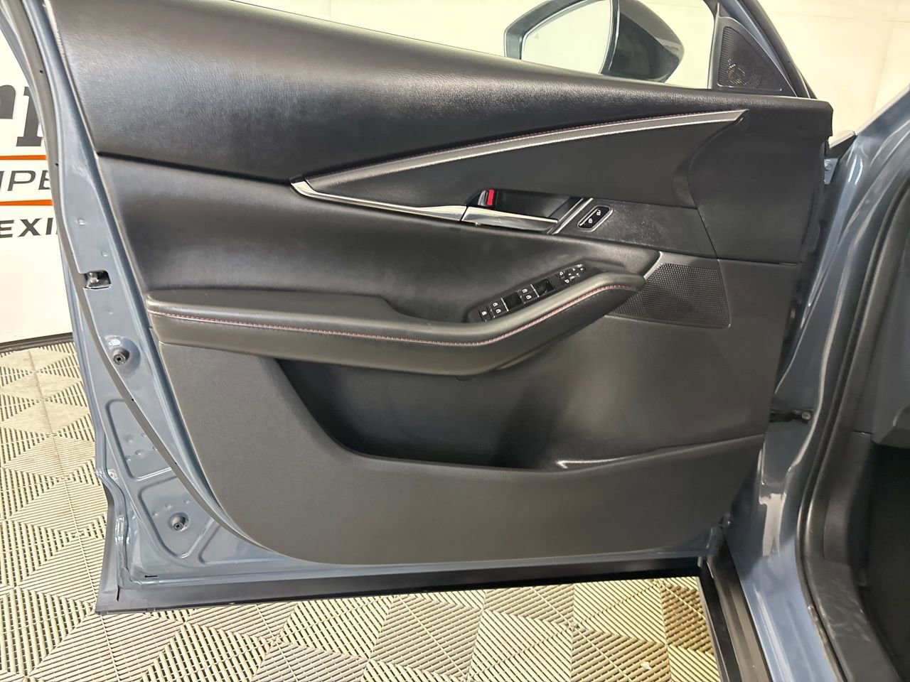 Used 2025 MAZDA CX-30 AWD 2.5 S w/ Preferred Package image 9