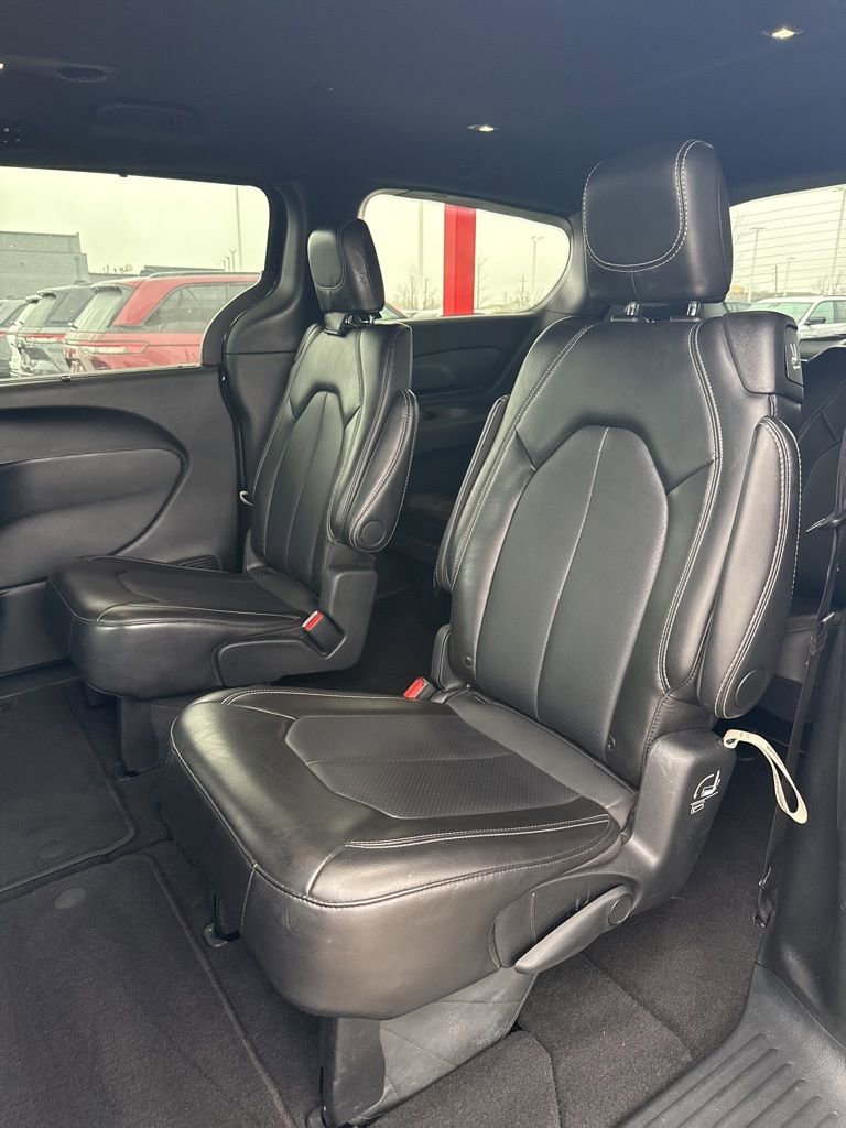 Used 2025 Chrysler Pacifica Select FWD image 20