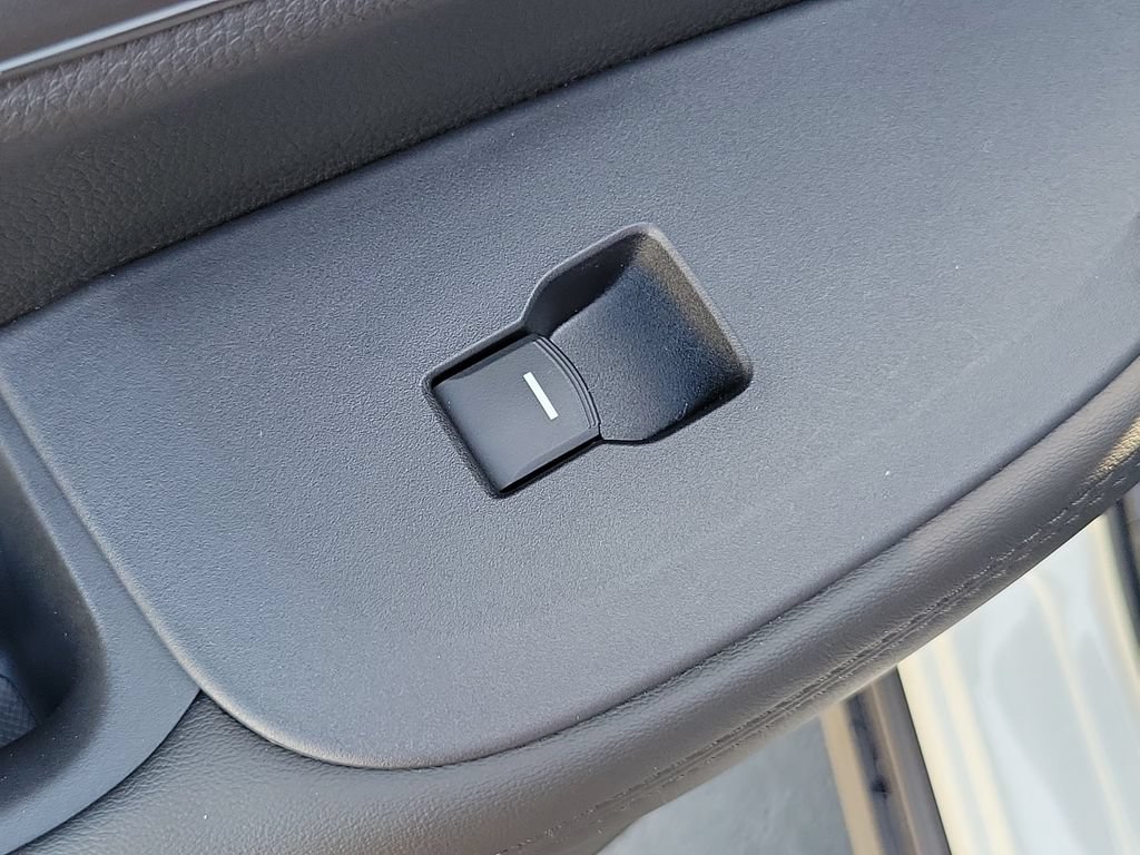 Certified 2027 Honda HR-V LX image 16