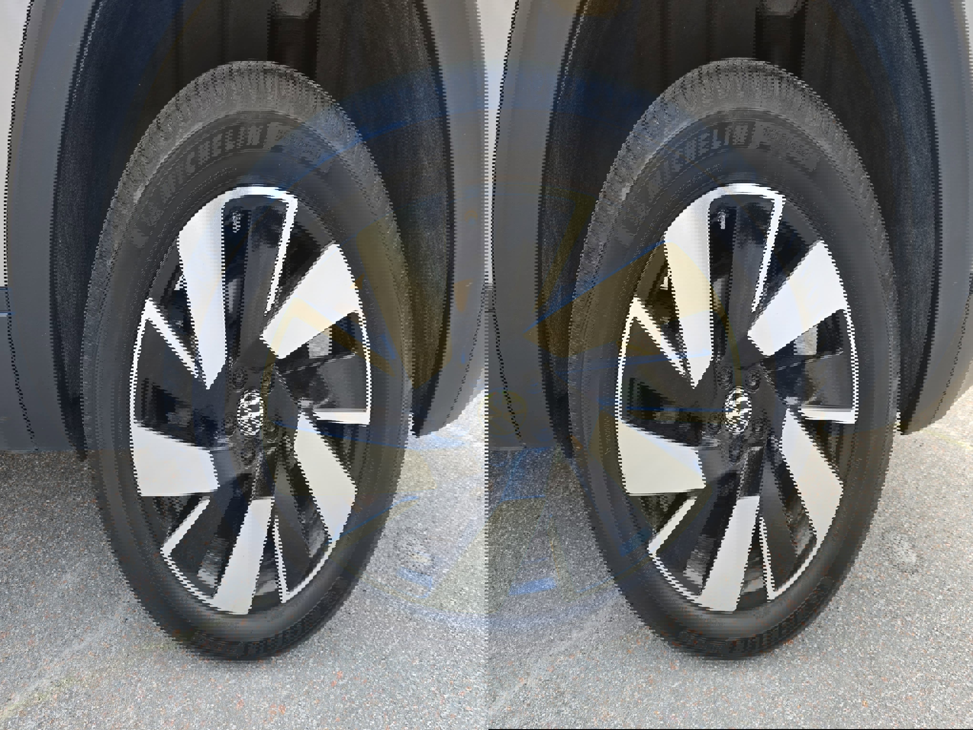 Used 2024 Volkswagen Atlas Cross Sport SE w/ Panoramic Sunroof Package image 35