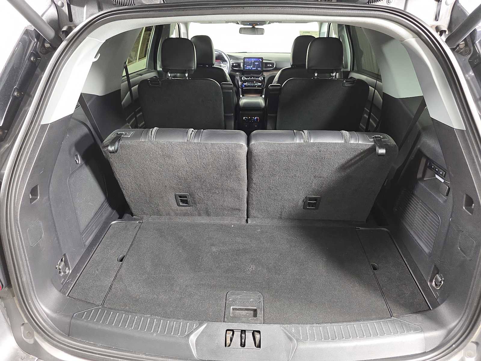 Used 2022 Ford Explorer Limited w/ Equipment Group 301A image 35